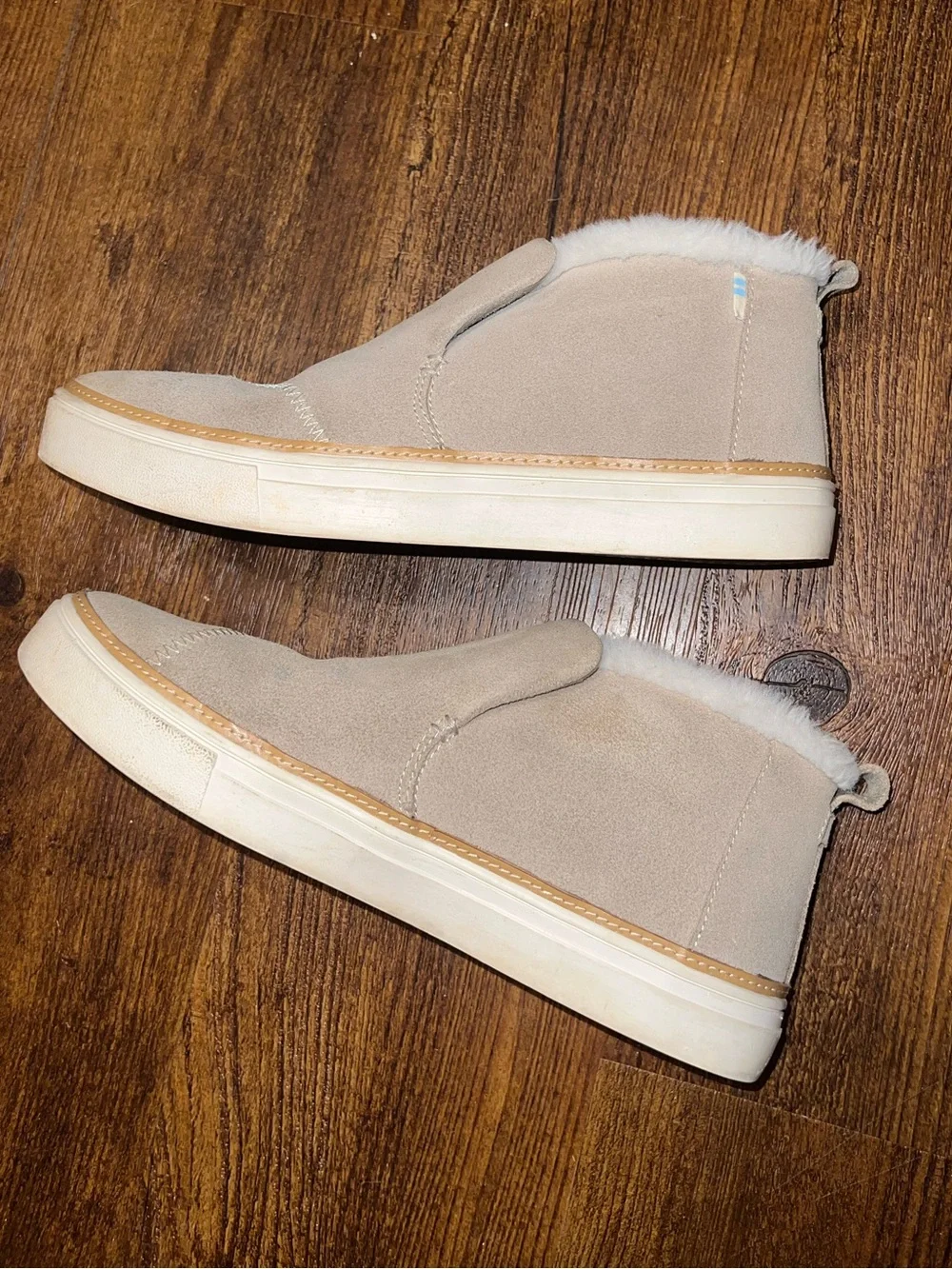Toms Slip On Paxton Suede Beige Faux Fur Lined Comfort Sneaker Boots Size 9
